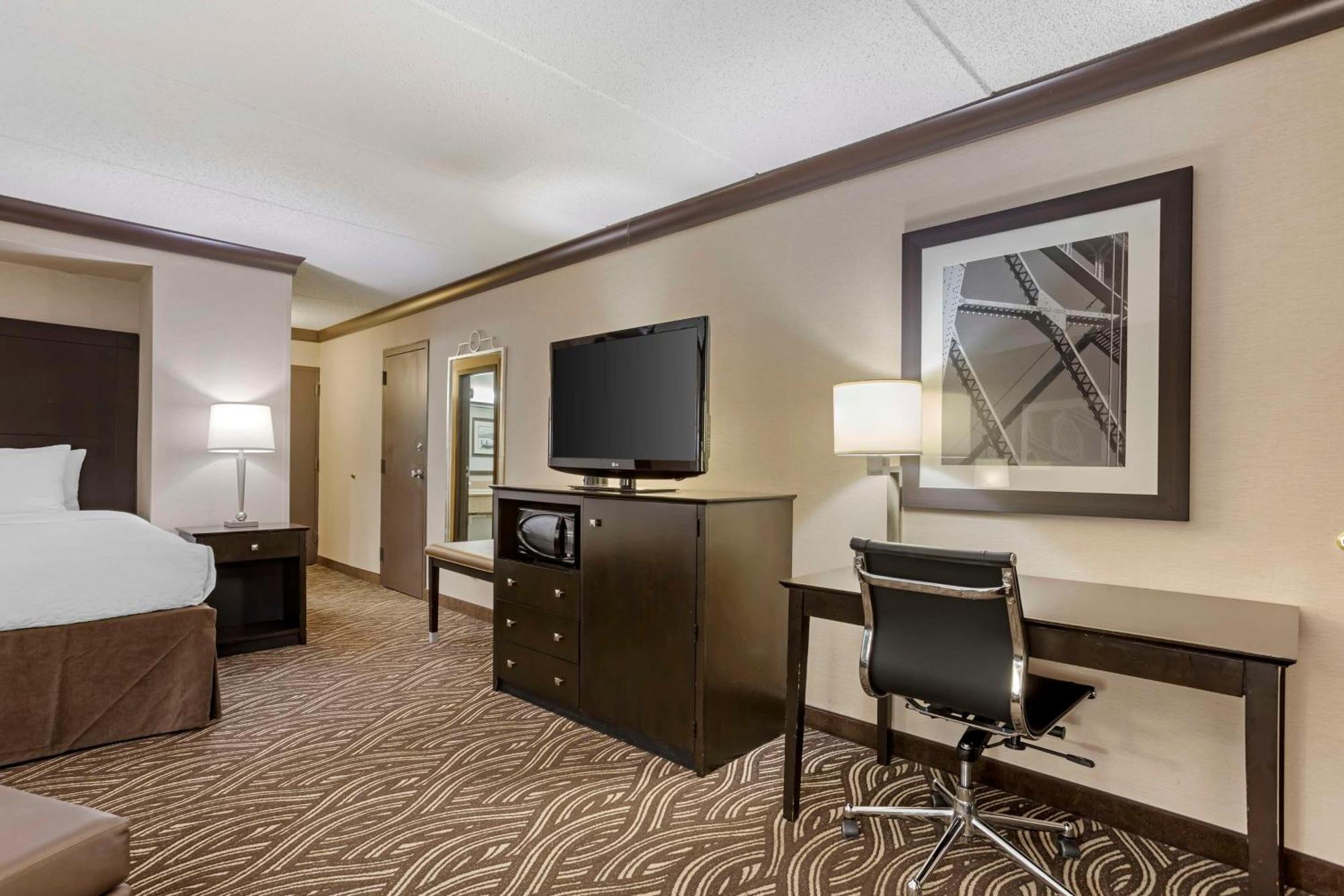 Best Western Plus Kingston Hotel And Conference Center Exterior photo